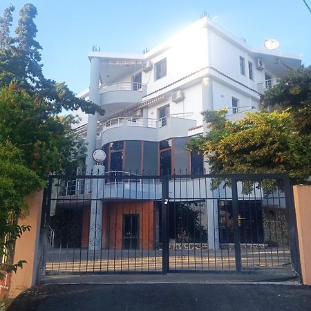 Hotel Moris Durres Exterior photo